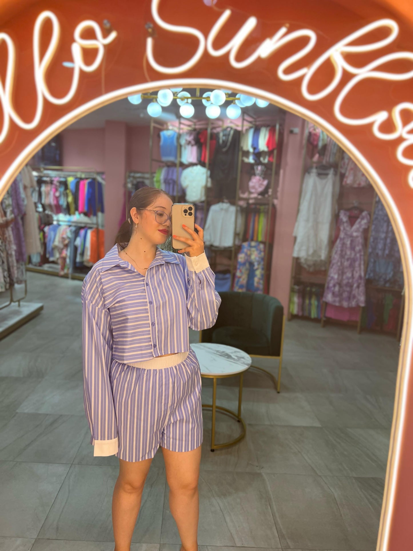 Conjunto de Shorts y Camisa Rayada